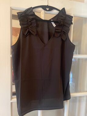 NWOT ZENANA ruffle shoulder sleeveless top in 3X